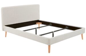 B&iacute;l&yacute; boucl&eacute; potah na postel Kave Home Dyla 160 x 200 cm