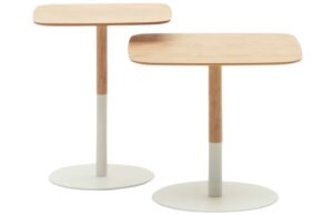 Set dvou dubov&yacute;ch odkl&aacute;dac&iacute;ch stolků Kave Home Watse 40x40/48x48 cm