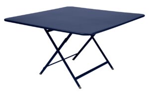 Tmavě modr&yacute; kovov&yacute; skl&aacute;dac&iacute; stůl Fermob Caract&eacute;re 128 x 128 cm