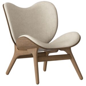 Umage Tmav&eacute; dubov&eacute; křeslo A Conversation Piece s b&iacute;l&yacute;m čalouněn&iacute;m