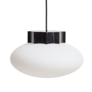 Kave Home Černo-b&iacute;l&eacute; mramorov&eacute; z&aacute;věsn&eacute; světlo Idela &Oslash;26cm
